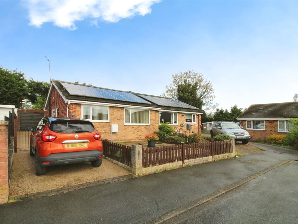 2 bed semidetached bungalow for sale in Oakdale Drive, Bradford BD10, £130,000 Zoopla