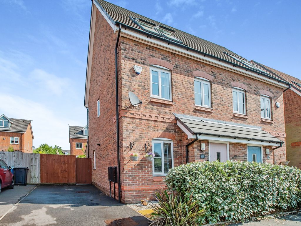 3 bed semidetached house for sale in Thorne Crescent, Worsley