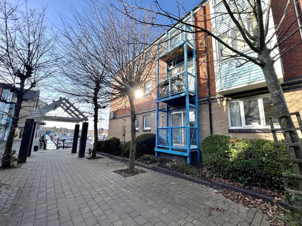 1 bed flat for sale in Quay, Marina, Swansea SA1 Zoopla