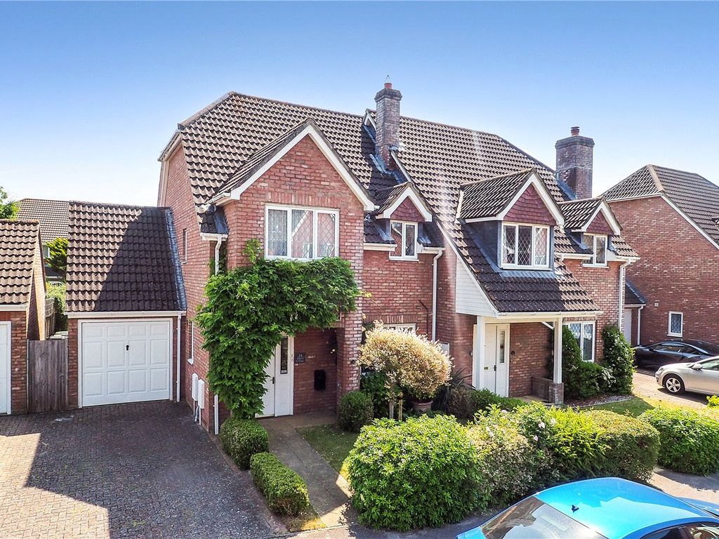 2 bed detached house for sale in Herne Road, Petersfield, Hampshire