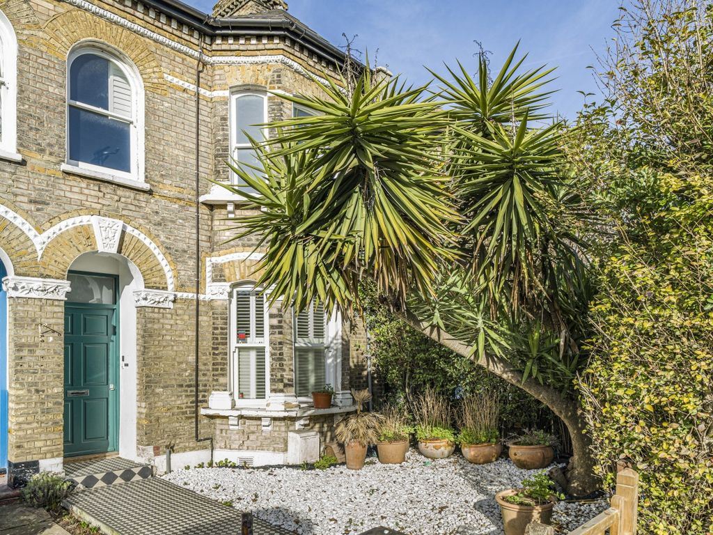 2 bed flat for sale in Barry Road, London SE22 Zoopla