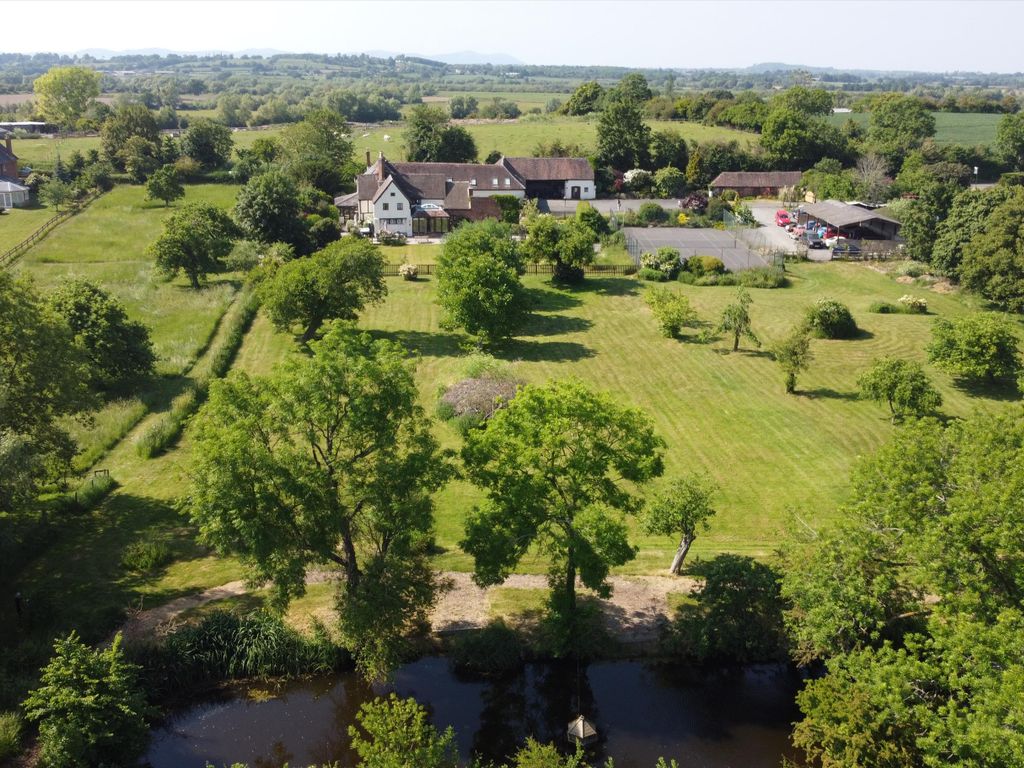 6 bed property for sale in Tewkesbury Road, The Leigh, Gloucester