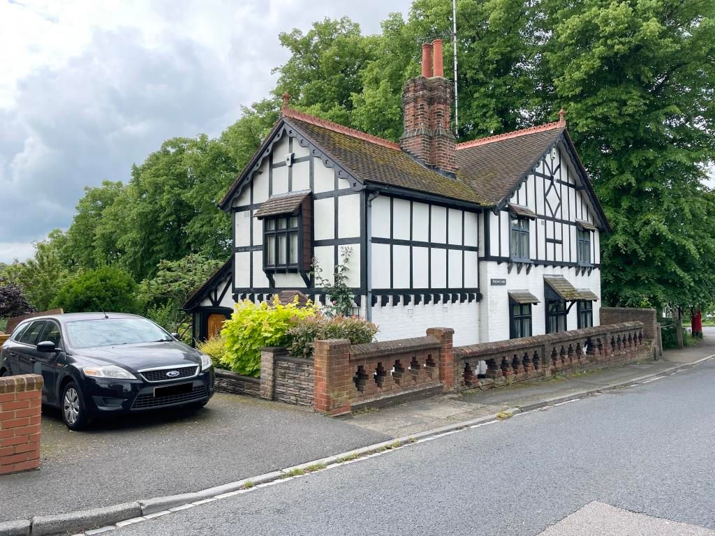 Detached house for sale in Oakfield Lodge, Oakfield Lane, Dartford