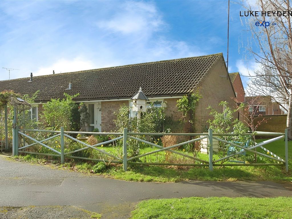 2 bed semidetached bungalow for sale in Windermere Road, Cheltenham