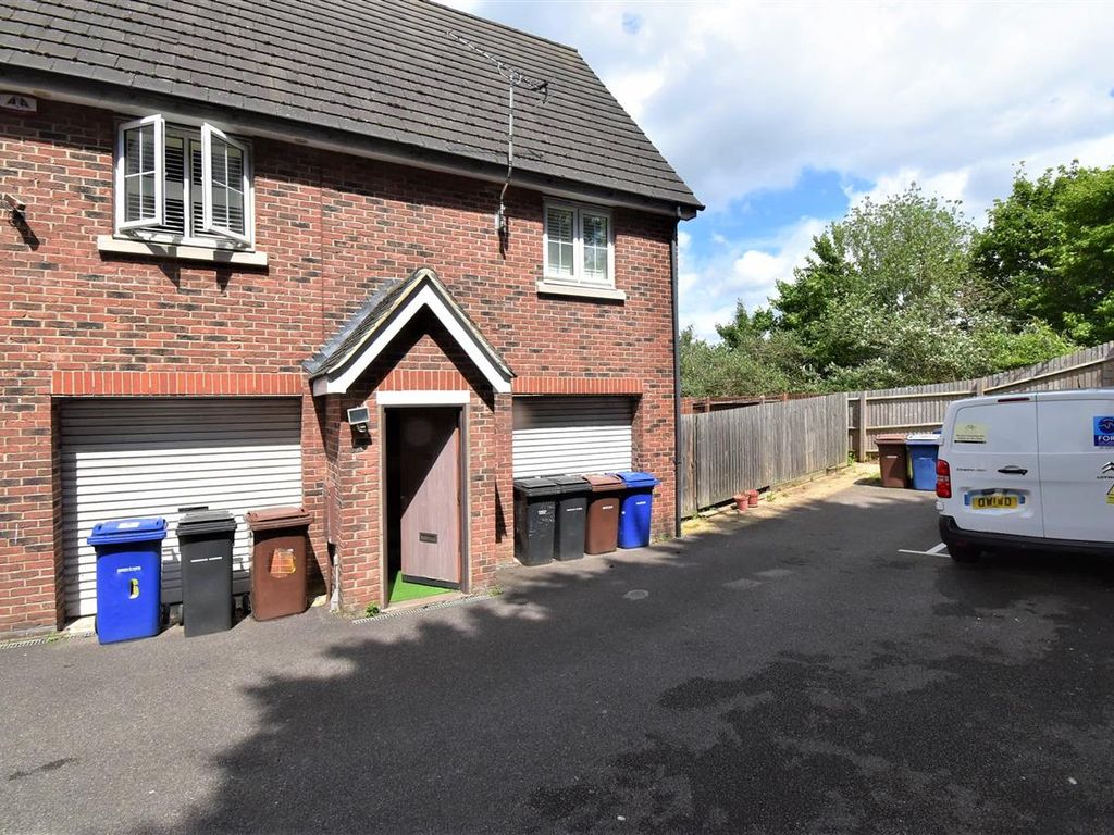 2 bed end terrace house for sale in Weymouth Drive, Chafford Hundred