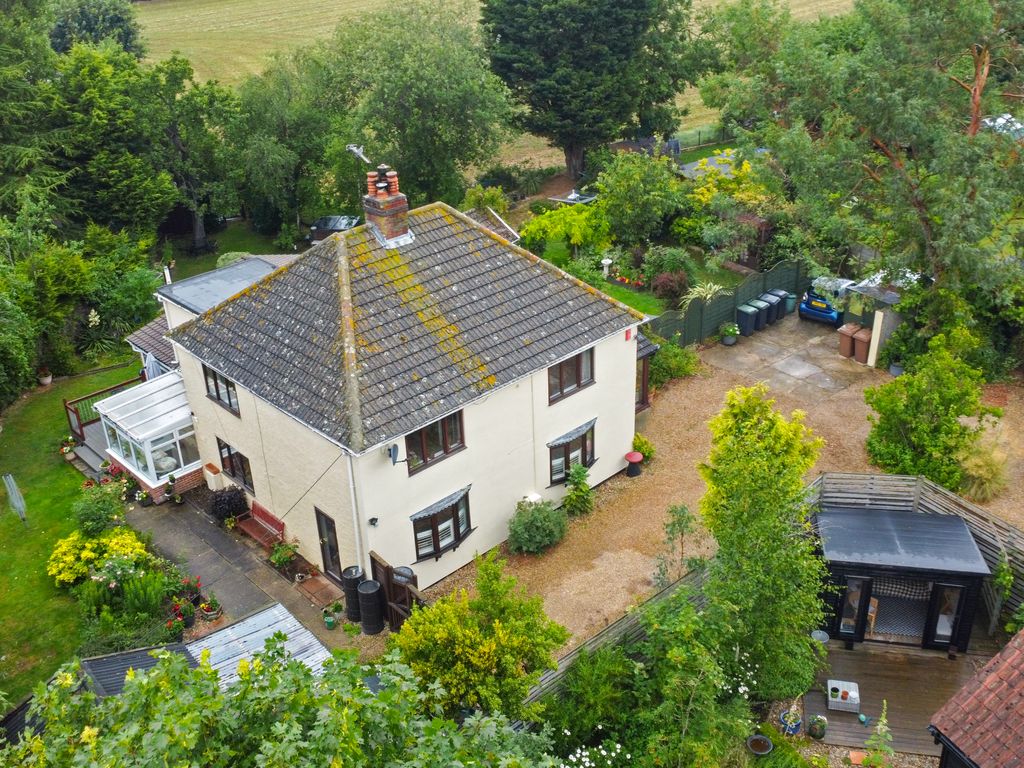 5 bed detached house for sale in Onehouse, Stowmarket, Suffolk IP14, £