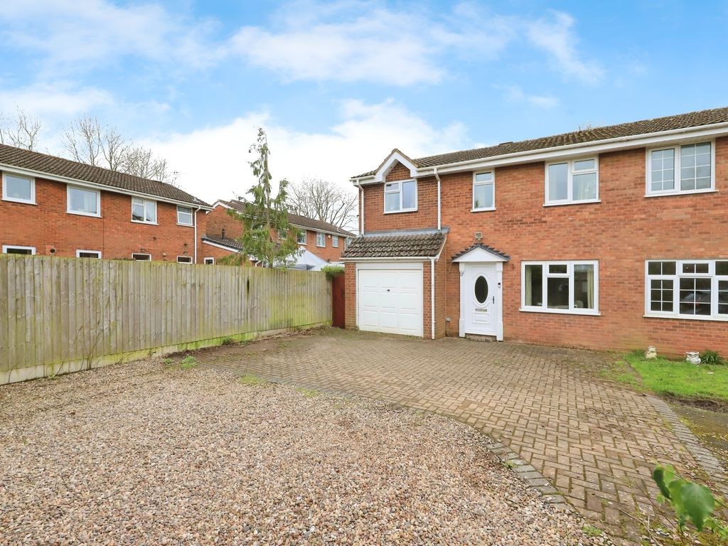 3 bed semidetached house for sale in Cheriton Grove, Perton