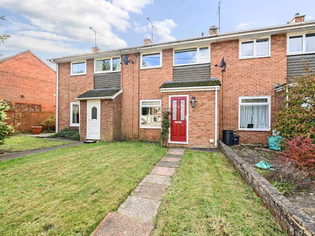 3 bed terraced house for sale in Eversley Road, Arborfield Cross