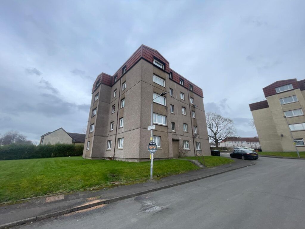 2 bed flat for sale in Jerviston Court, Motherwell ML1, £35,000 Zoopla