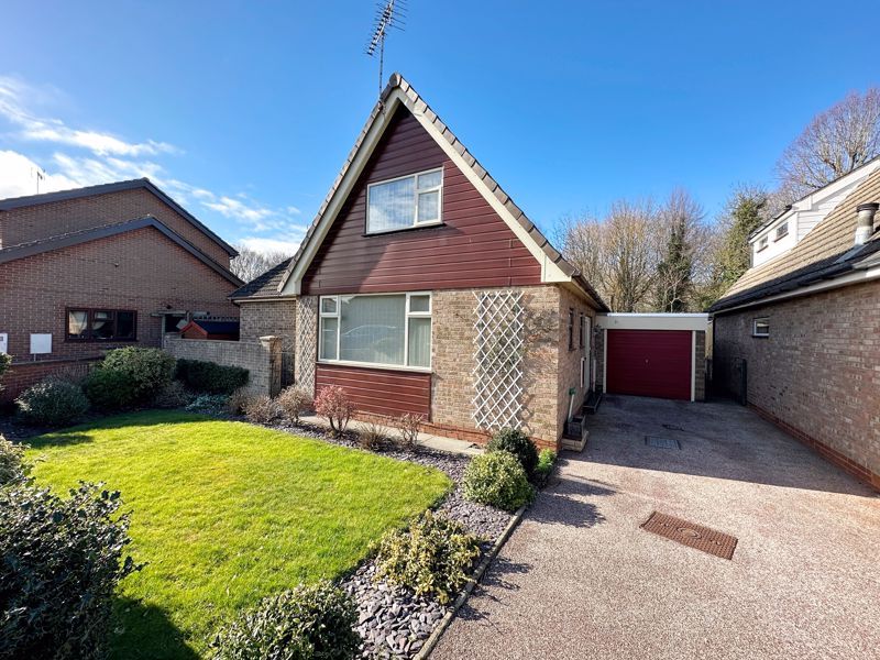 4 bed detached house for sale in Cottesmore Close, Grantham NG31, £