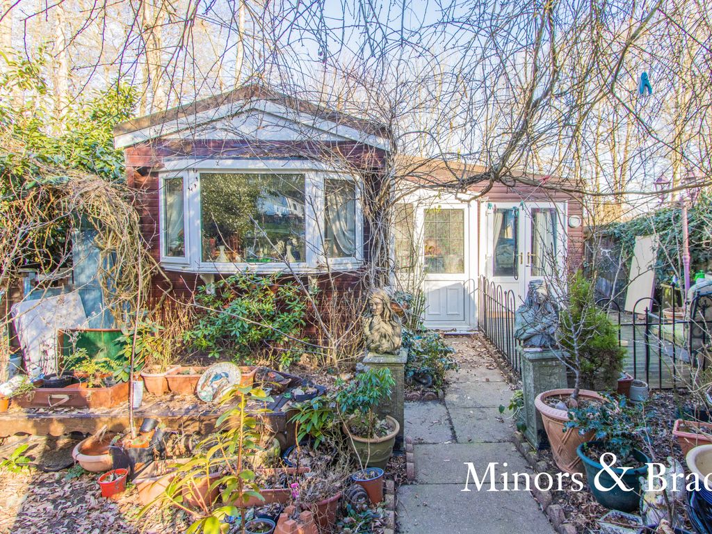2 bed mobile/park home for sale in Tower Hill Park, Costessey, Norwich
