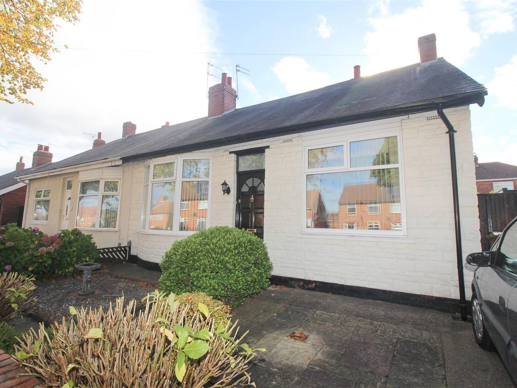 3 bed semidetached bungalow for sale in Lynn Road, North Shields NE29