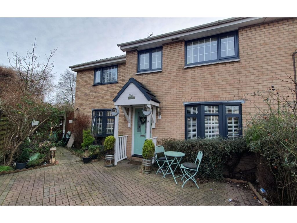 4 bed semidetached house for sale in Brierley Close, Liverpool L30, £