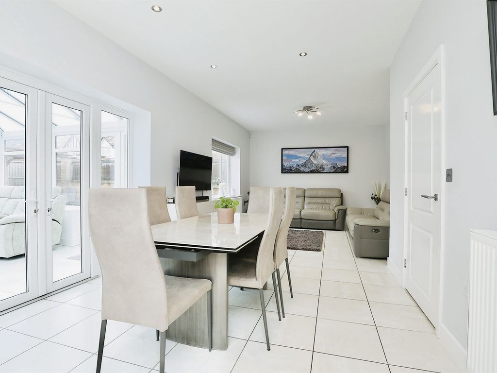 5 bed detached house for sale in Sovereign Way, Worksop S81 Zoopla