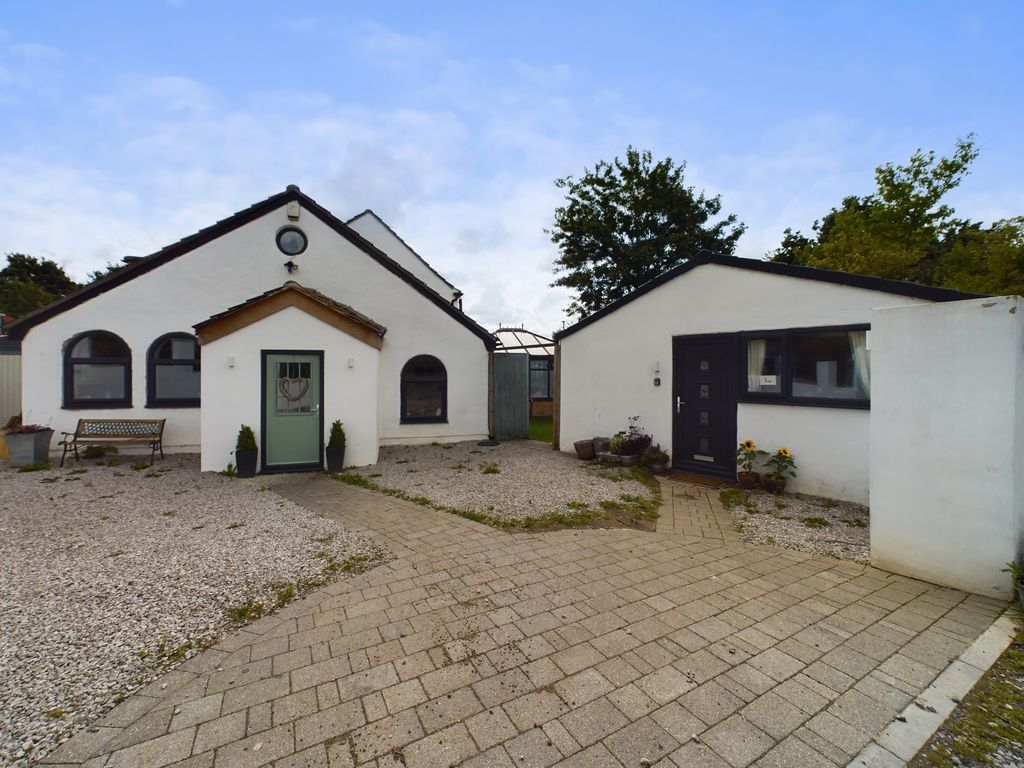 4 bed cottage for sale in The Common, South Hiendley, Barnsley S72, £