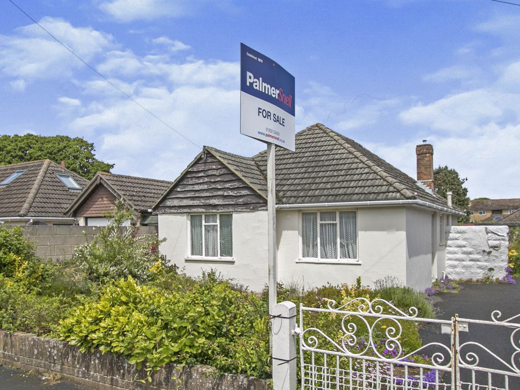 2 bed bungalow for sale in Howton Road, Bournemouth BH10 Zoopla