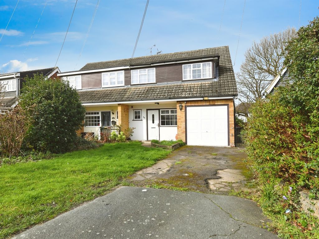 4 bed semidetached house for sale in Norsey View Drive, Billericay