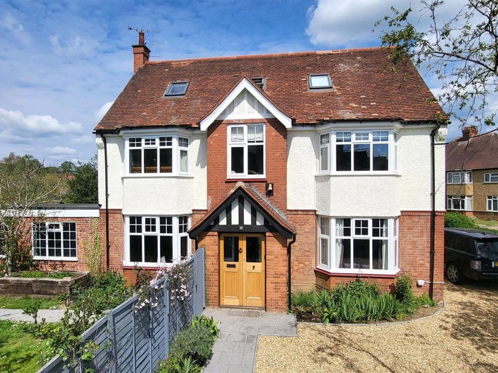 5 bed detached house for sale in Bromham Road, Bedford, Bedfordshire