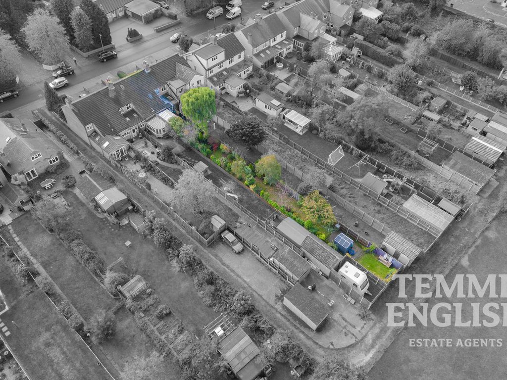 2 bed terraced house for sale in Heath Road, Colchester CO3, £325,000