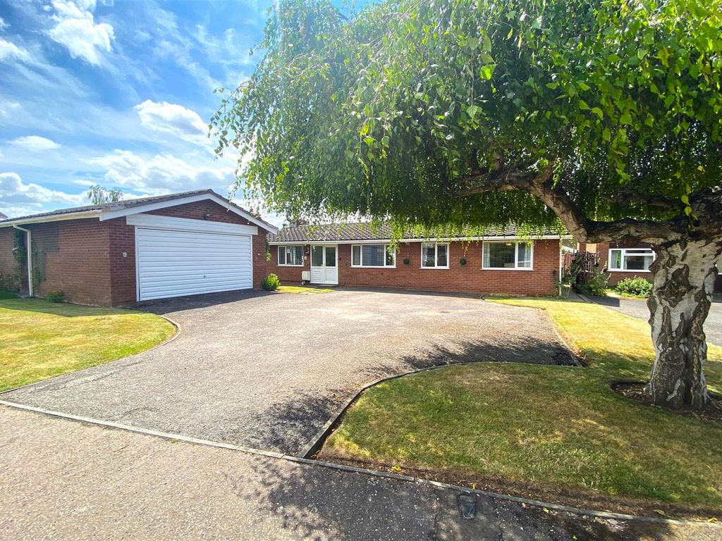 3 bed detached bungalow for sale in Meggan Gate, Longthorpe, Peterborough PE3 Zoopla