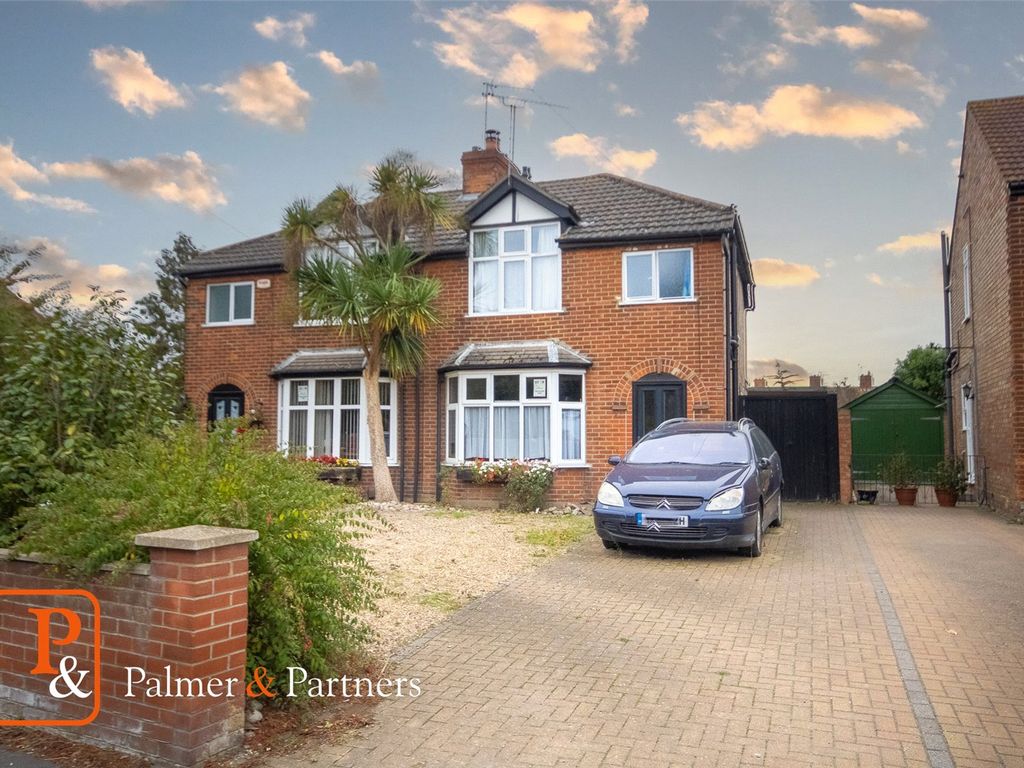 3 bed semidetached house for sale in Mersea Road, Colchester, Essex