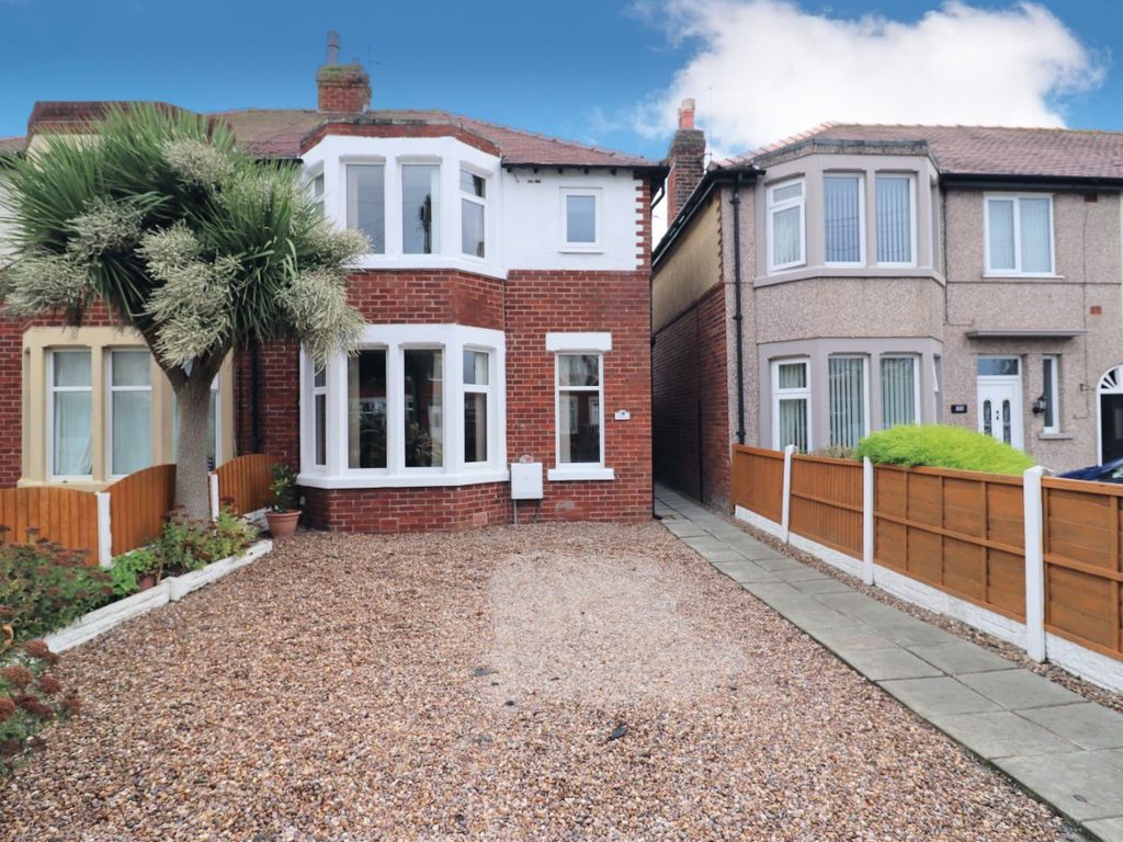 2 bed semidetached house for sale in Kenilworth Avenue, Fleetwood FY7