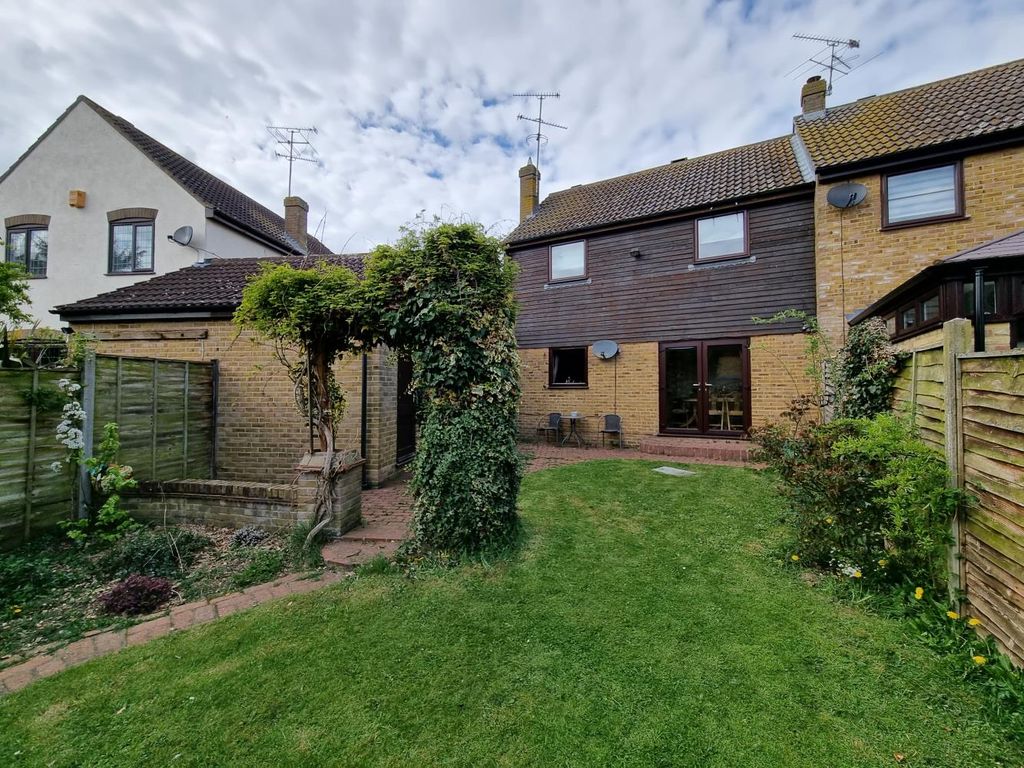 3 bed semidetached house for sale in Riverside Way, Kelvedon