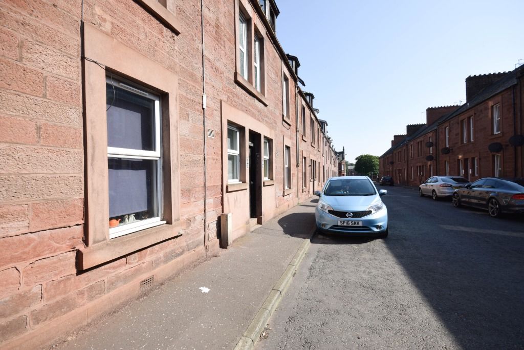 1 bed flat to rent in Leonard Street, Arbroath, Angus DD11, £340 pcm