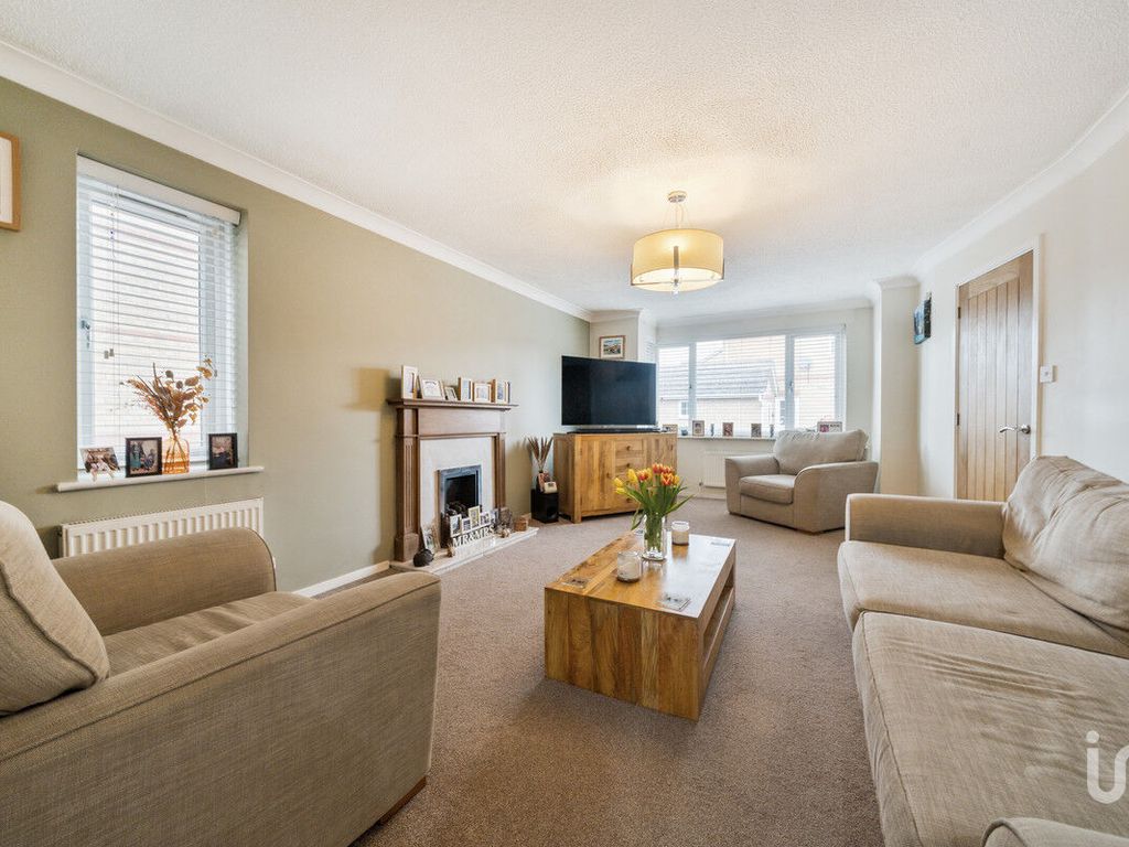 3 bed semidetached house for sale in Orton Drive, Ely CB6, £324,995