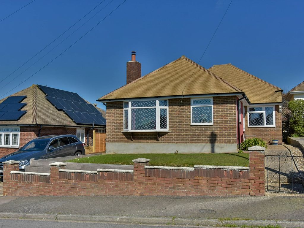 3 bed detached bungalow for sale in St Peters Crescent, BexhillOnSea TN40 Zoopla