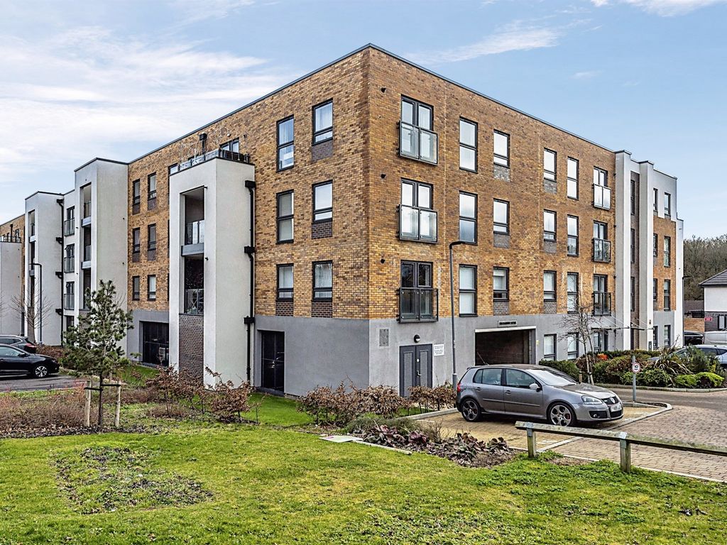 2 bed flat for sale in Duchess Court, Welwyn Garden City AL7 Zoopla