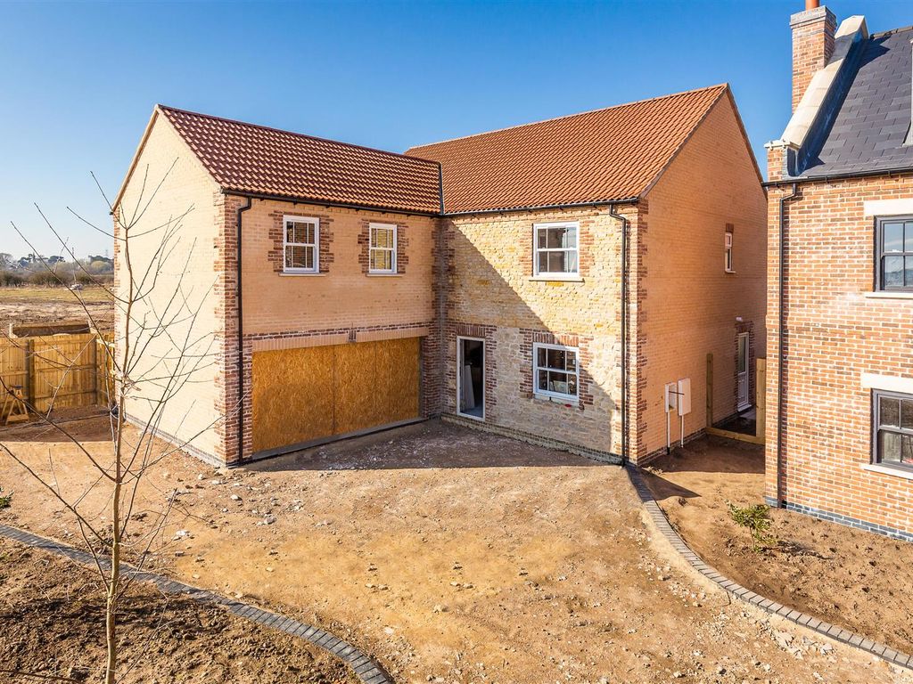 New home, 5 bed detached house for sale in Cleveland Avenue, North Hykeham, Lincoln LN6 Zoopla