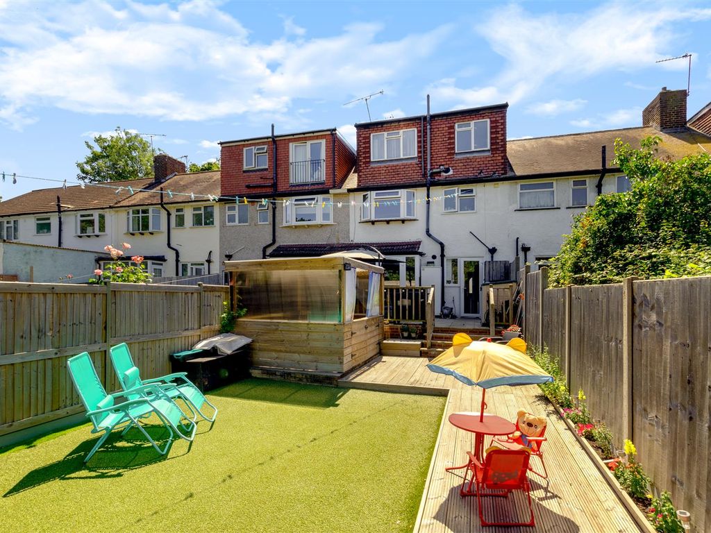 4 bed property for sale in Rutland Drive, Morden SM4, £625,000 Zoopla