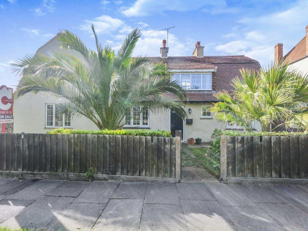 5 bed detached house for sale in Lyndhurst Road, Broadstairs, Kent CT10