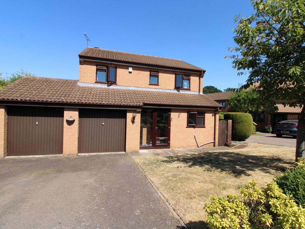 4 bed detached house for sale in Tynedale Close, Oadby, Leicester LE2