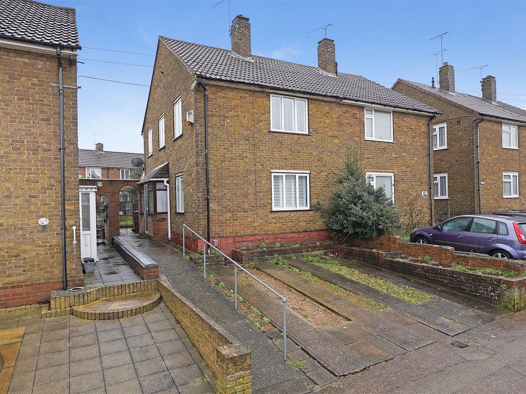 3 bed semidetached house for sale in Lower Twydall Lane, Gillingham