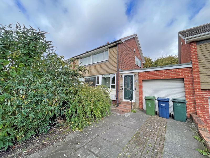 3 bed semidetached house for sale in Grange Drive, Ryton NE40, £