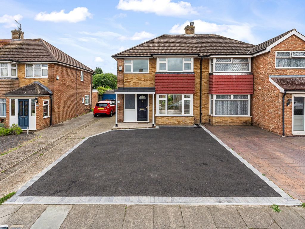 3 bed semidetached house to rent in Leander Drive, Gravesend DA12, £