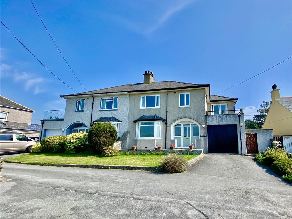 4 bed semidetached house for sale in Caernarfon Road, Pwllheli LL53, £