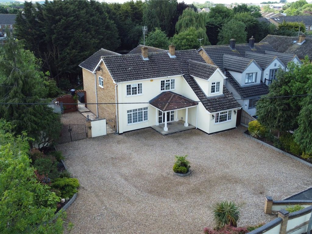 Dunton Road, Laindon, Essex SS15  