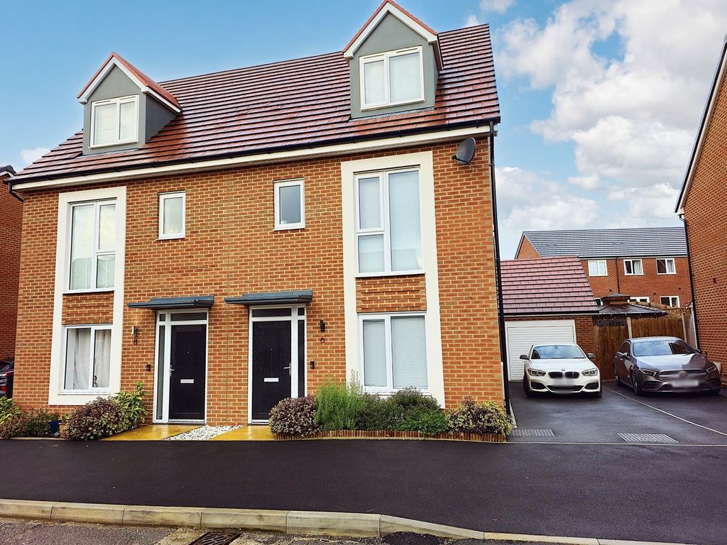 4 bed semidetached house for sale in Peninsula Drive, NewtonLe