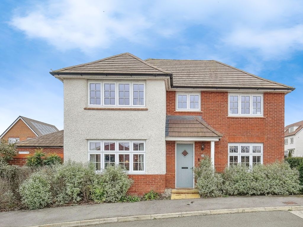 5 bed detached house for sale in Crozier Lane, Warfield RG42, £725,000