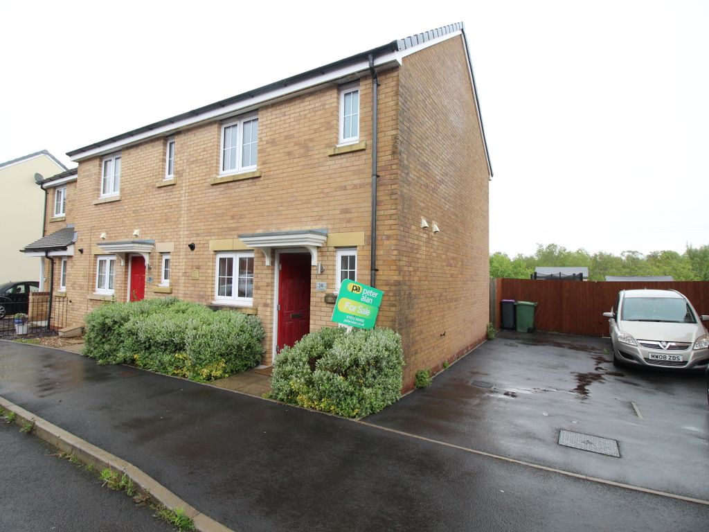 2 bed semidetached house to rent in Parc Panteg, Griffithstown