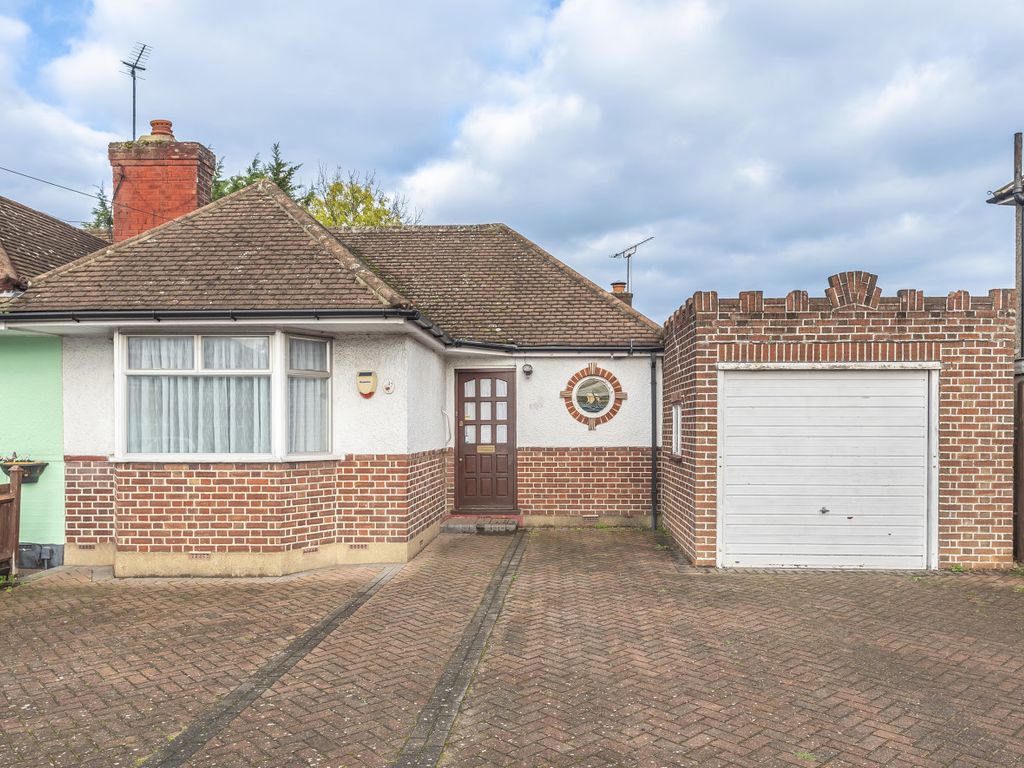 2 bed bungalow for sale in Royal Crescent, Ruislip, Middlesex HA4 Zoopla