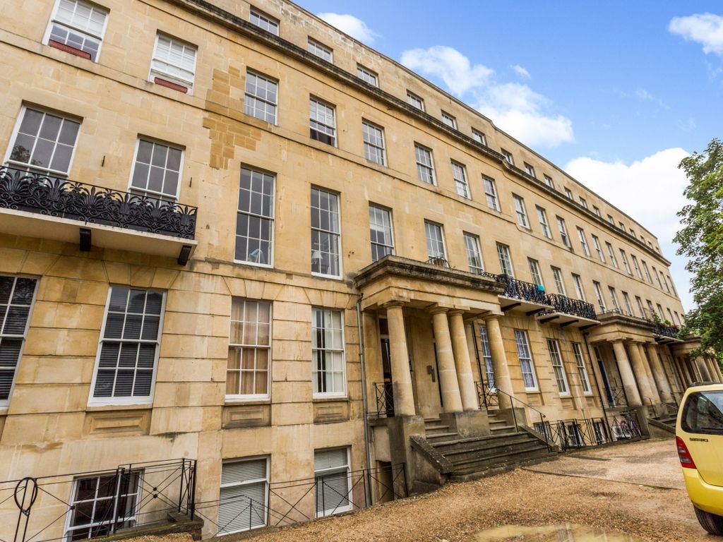 1 bed flat to rent in Lansdown Crescent, Cheltenham GL50, £950 pcm Zoopla