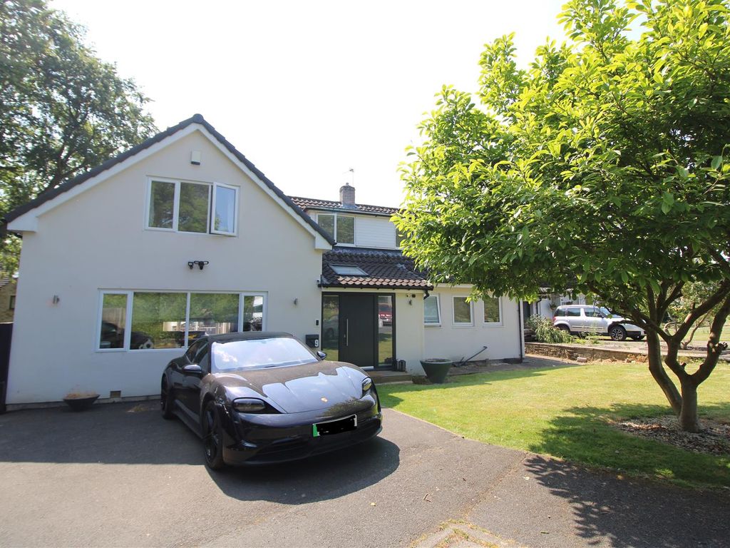 4 bed property for sale in Edgerton Green, Huddersfield HD1, £650,000