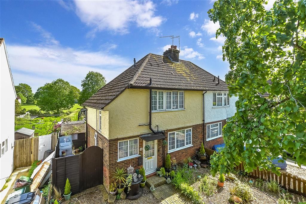 3 bed semidetached house for sale in Meath Green Lane, Horley, Surrey