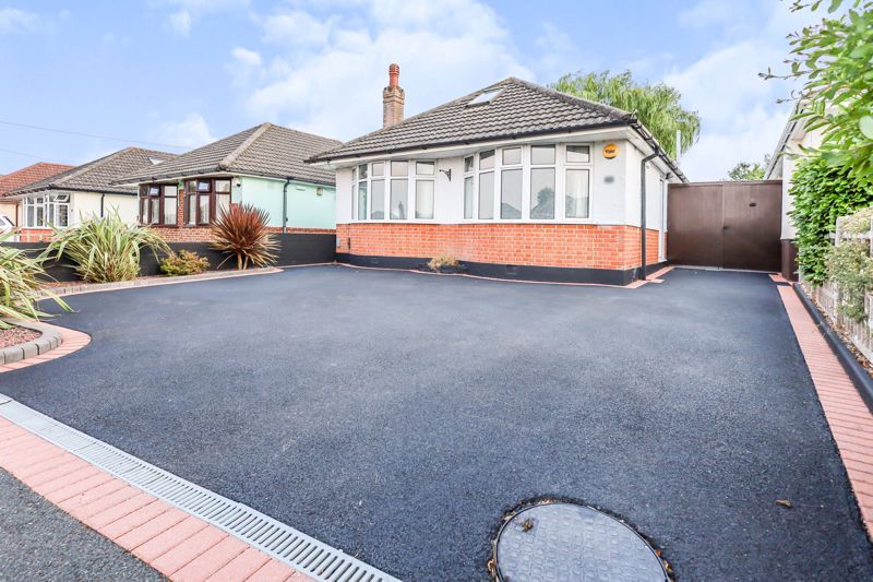 Kingsbere Avenue, Bournemouth BH10