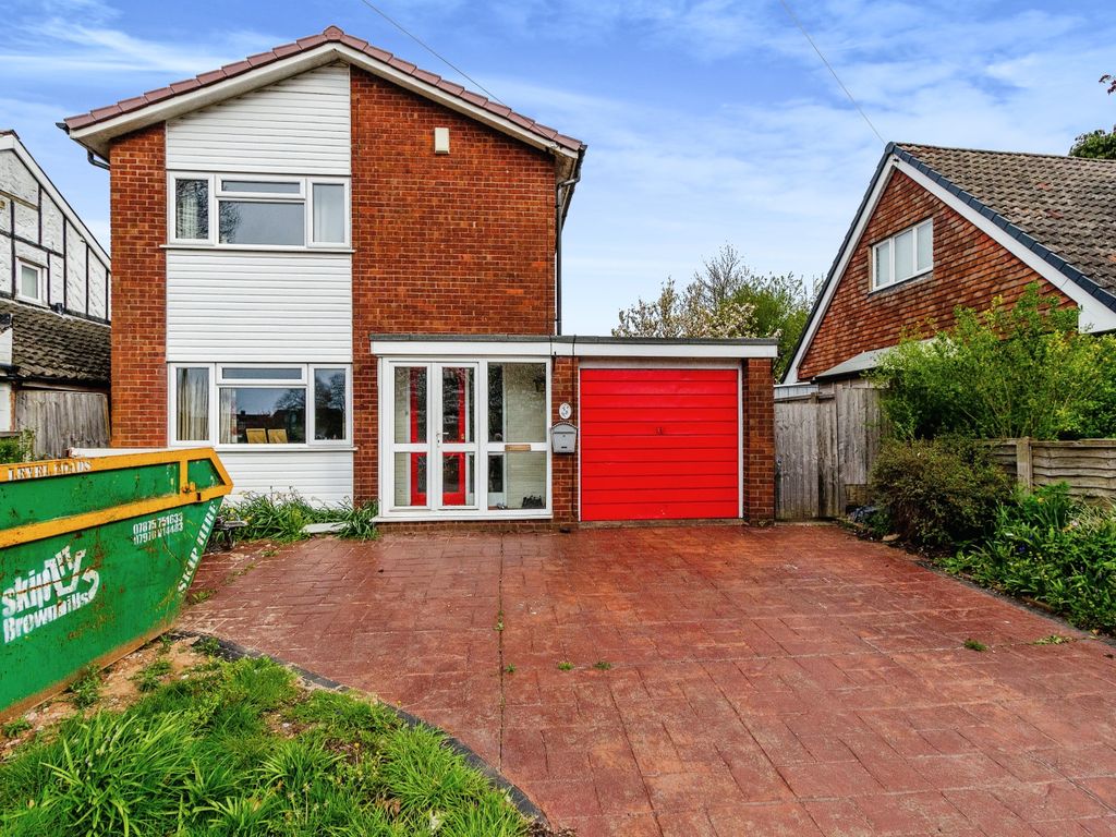 3 bed detached house for sale in Heath Gap Road, Blackfords, Cannock