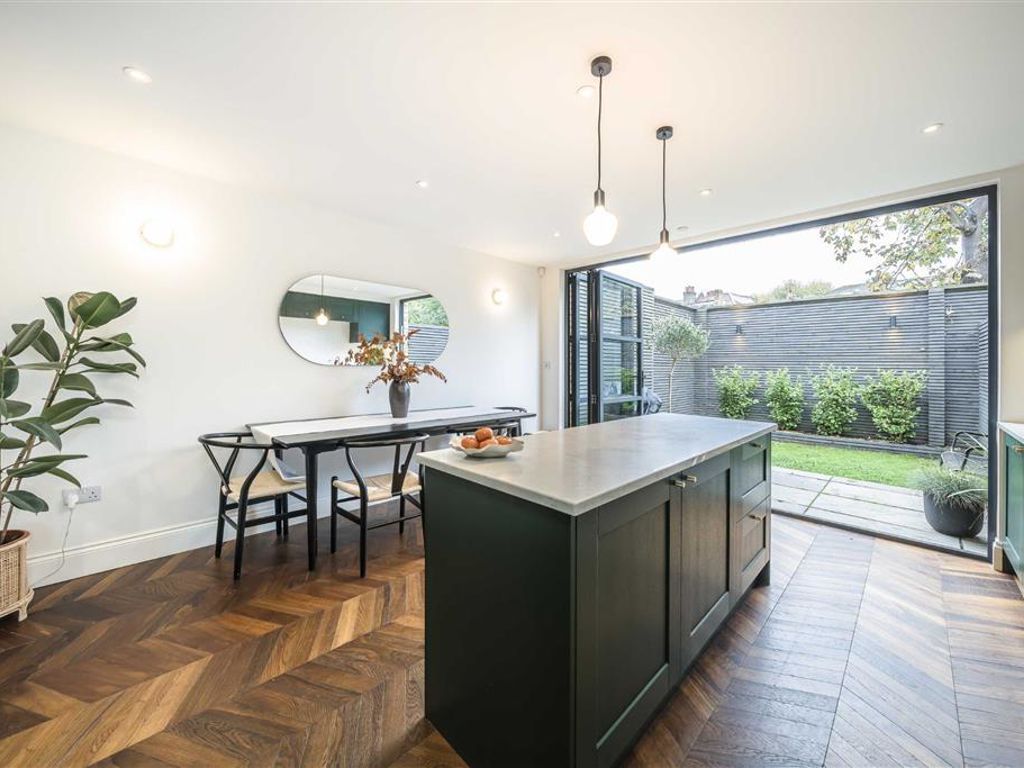 4 bed property for sale in Effingham Road, London SE12, £1,000,000 Zoopla